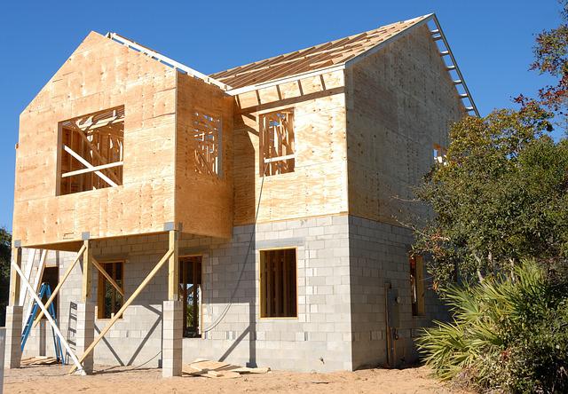 Construction neuve de maison sans revêtement